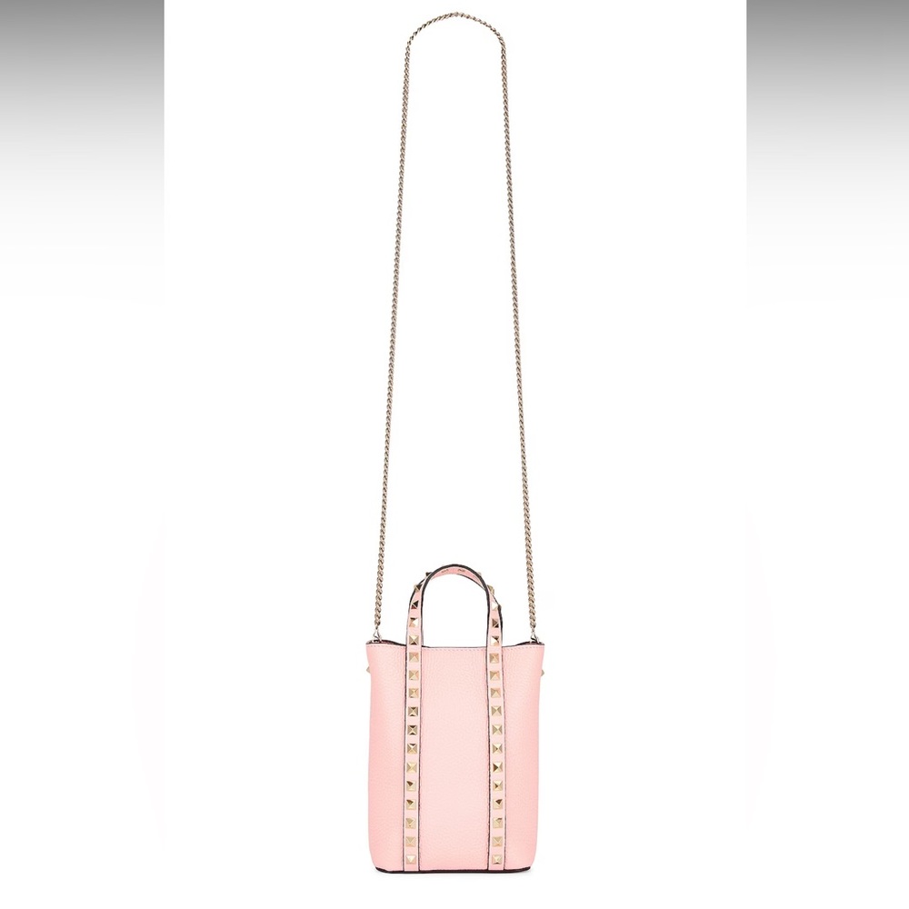VALENTINO GARAVANI
Rockstud Pouch
Color: Rose Couture - Picture 9 of 15